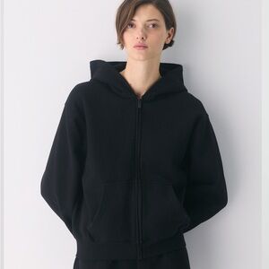 Aritzia Black Zip-Up Hoodie